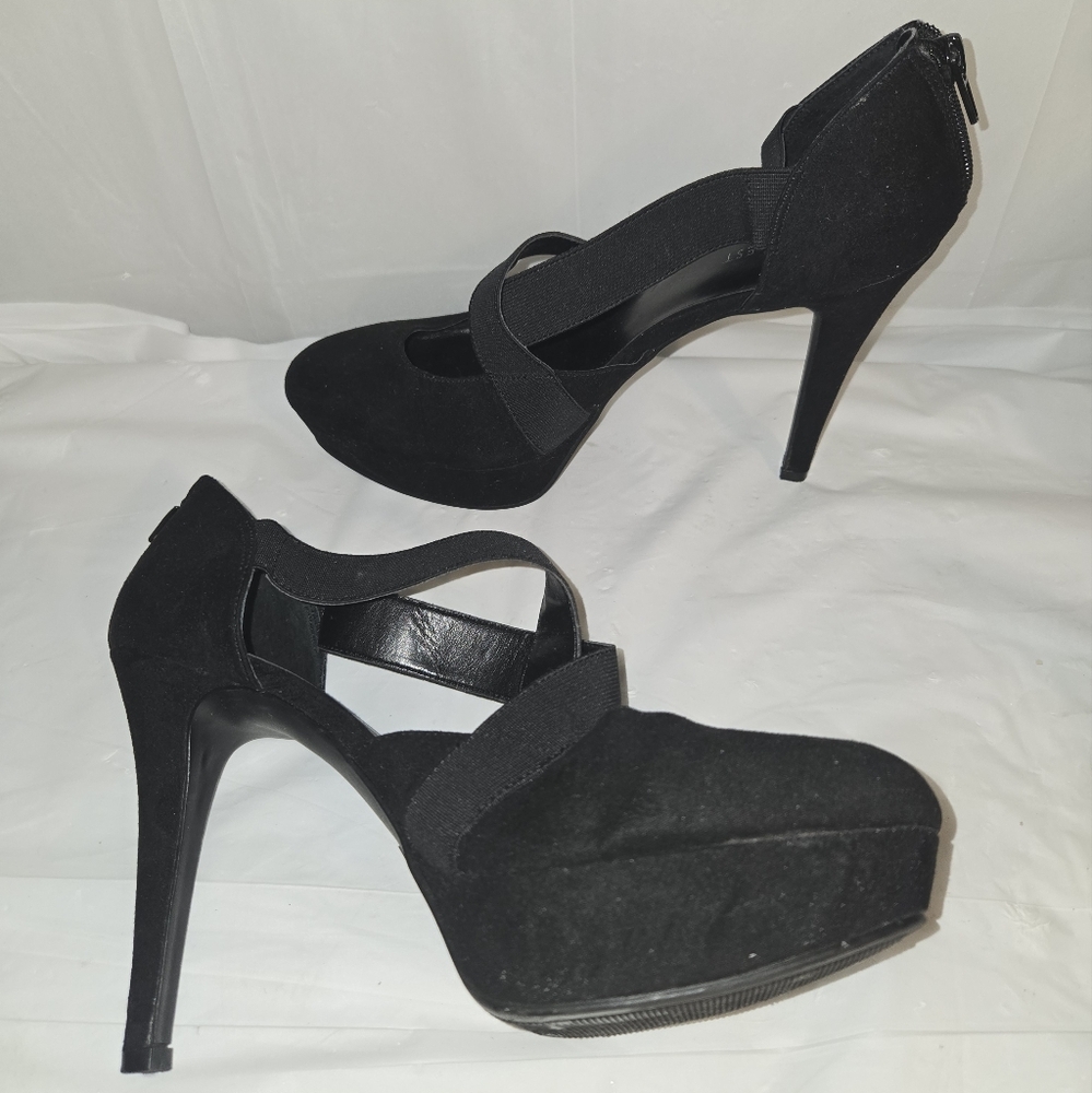 SOLD Nine West Black Suede Strappy Heels In Size 10. Zipper back. 4.5 inch - Picture 3 of 7